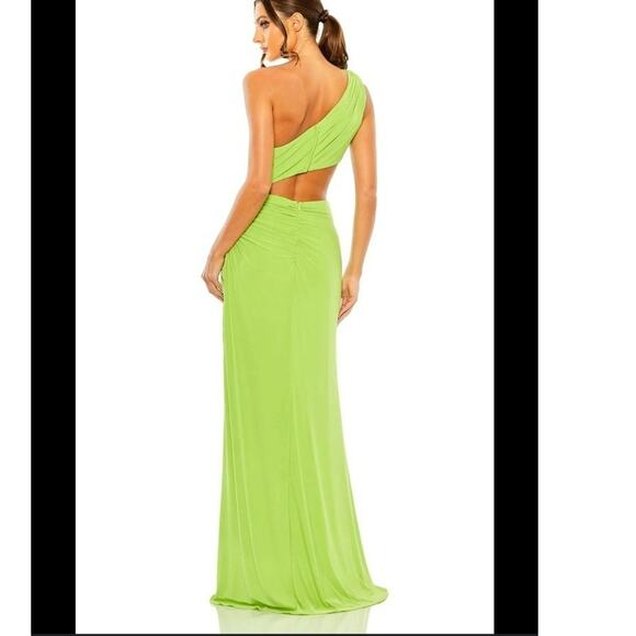 NWT MAC DUGGAL Green ONE SHOULDER CUT OUT RUCHED BACK Long GOWN 55975 size 2 - Picture 4 of 12